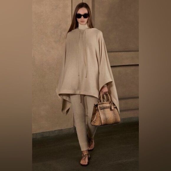 Ralph Lauren Pre-Fall ‘21 Wellington Collection Delancie Snakeskin Thong Sandal - Picture 10 of 17